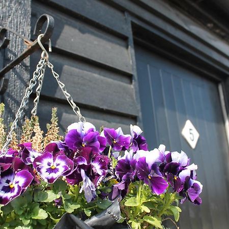 Blatches Farm Hotel Грейт Дънмоу Екстериор снимка